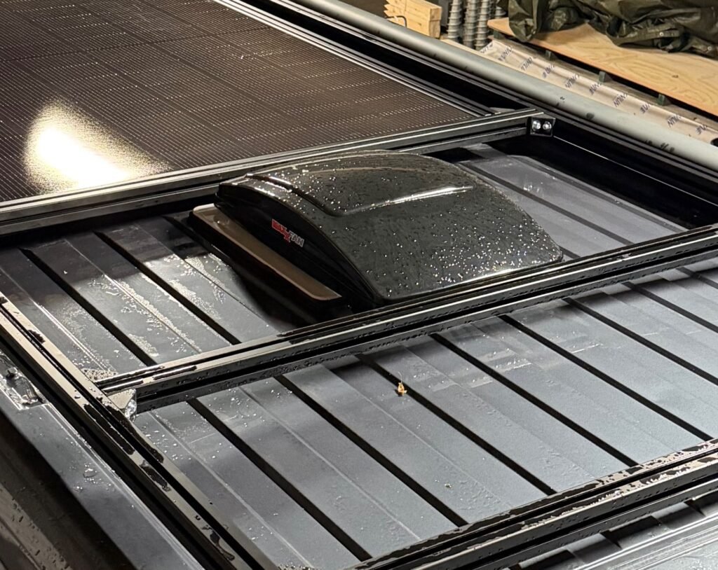 Maxxfan ventilator op het dak van de Pössl Roadcruiser