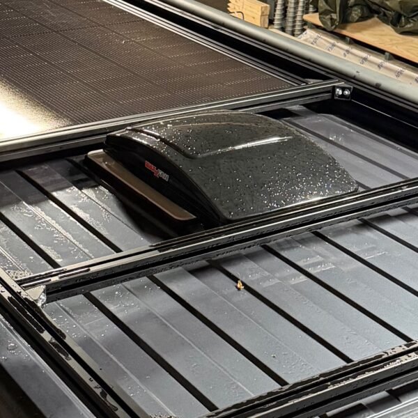 Maxxfan ventilator op het dak van de Pössl Roadcruiser