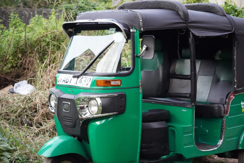 Groene huurtuktuk Kermit in Negombo, Sri Lanka