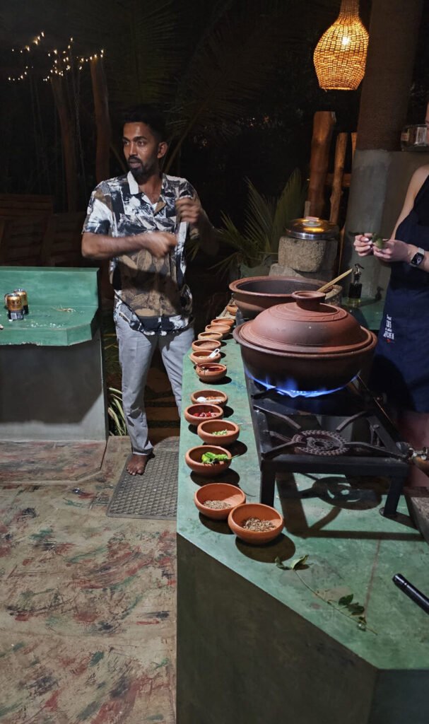 De kookworkshop in Sigiriya, met pannen op het fornuis