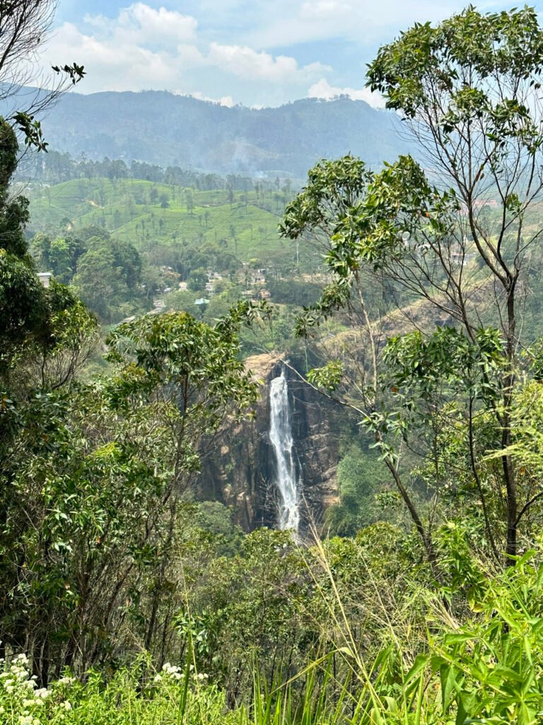 Uitzicht op een waterval vanaf Hatton