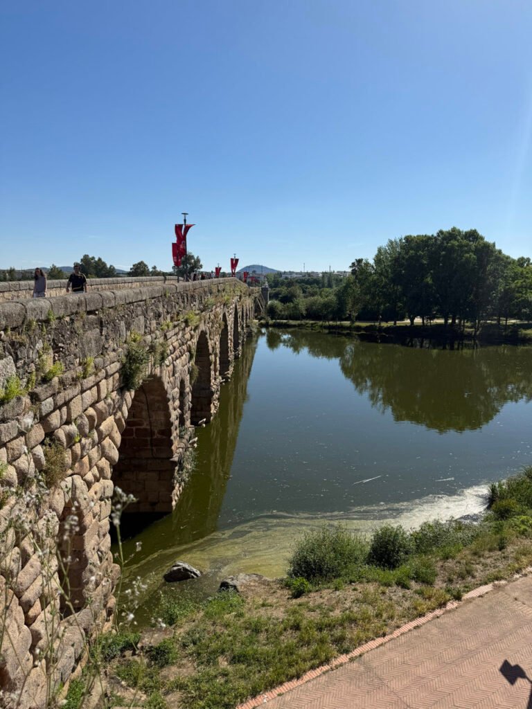 Römische Brücke über den Fluss in Mérida