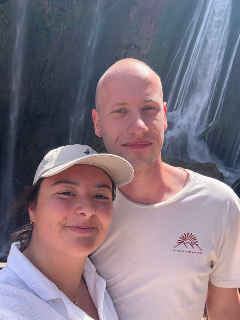 Julian und Florine an den Wasserfällen von Ouzoud